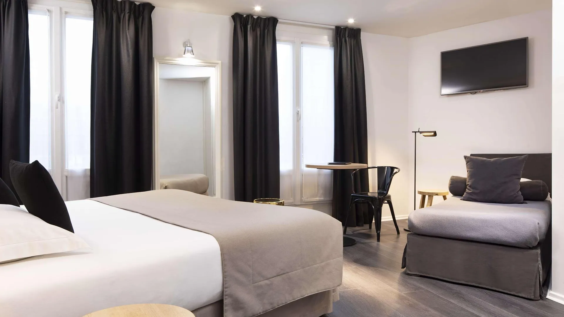 ***  Hotel Montparnasse Saint Germain Paris France