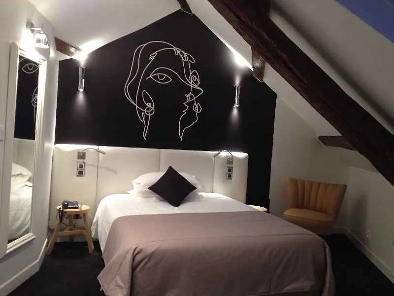 ***  Hotel Montparnasse Saint Germain Paris France